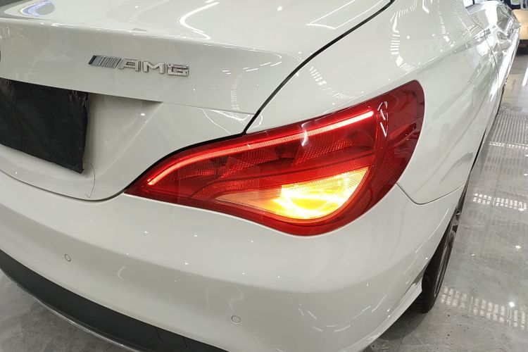 奔驰CLA 2016款 CLA 200 动感型车身外观9