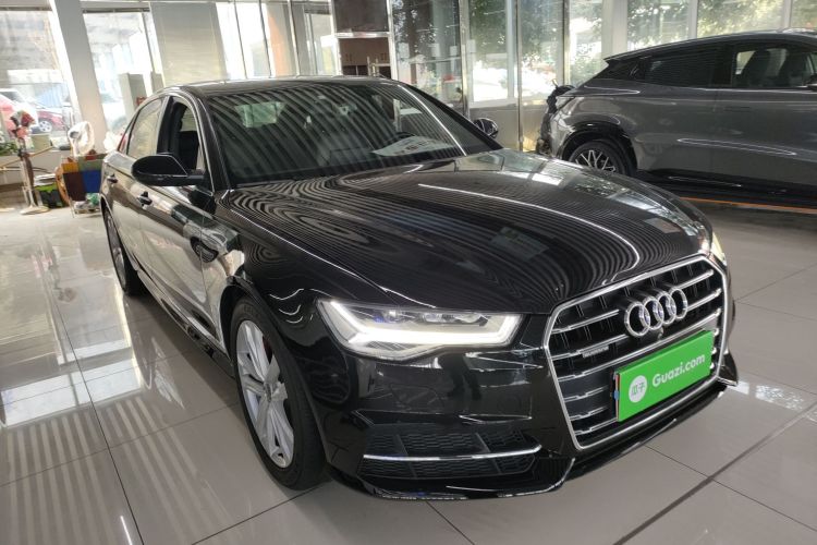奥迪A6L 2018款 30周年年型 45 TFSI quattro 运动型车身外观3