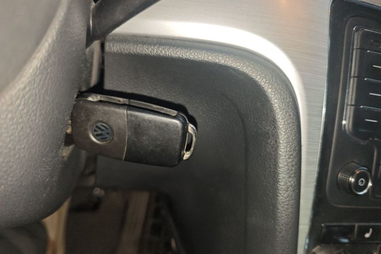 大众 帕萨特 2015款 1.8TSI DSG尊荣版中控内饰11