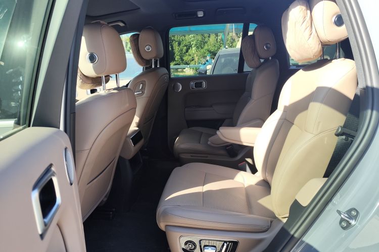 理想汽车 理想L8 2025款 Pro 智能焕新版中控内饰21