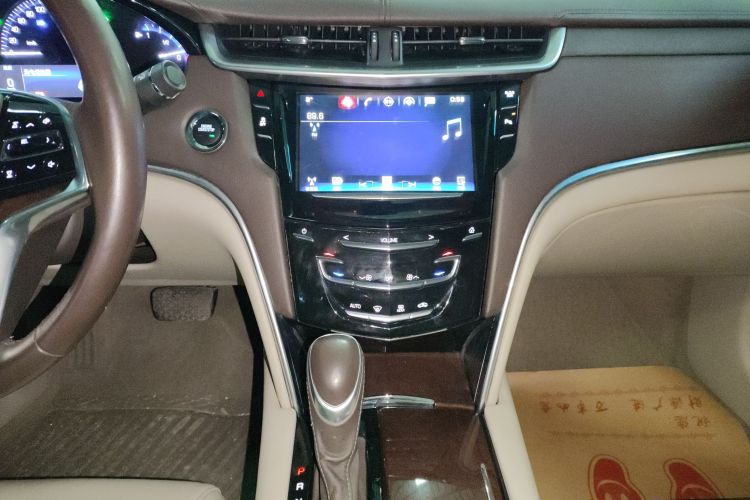 凯迪拉克XTS 2016款 28T 技术型中控内饰16