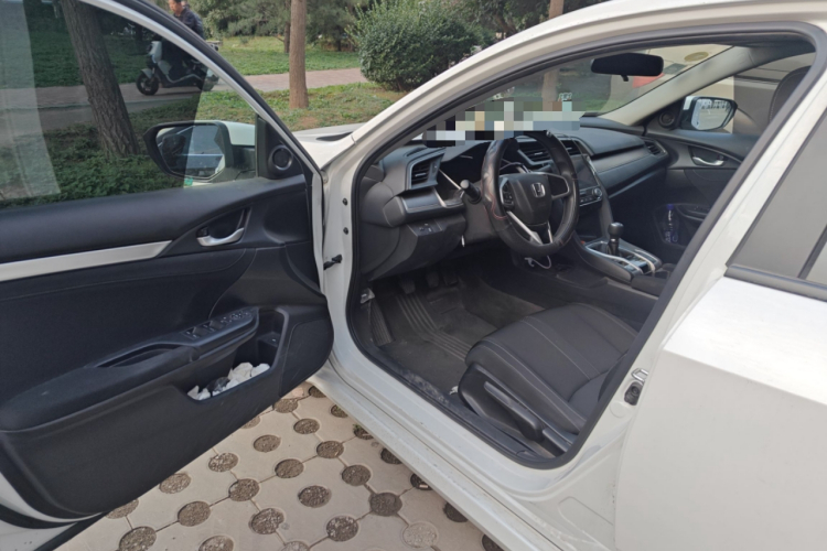 本田 思域 2016款 220TURBO 手动豪华版中控内饰20