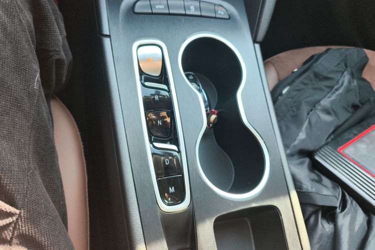 别克 君威 2023款 552T 智享型中控内饰18