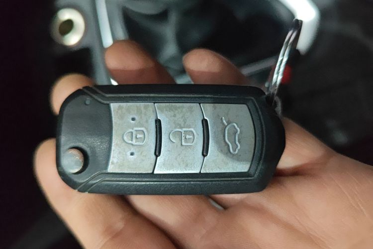 广汽传祺 传祺GS4 2017款 200T 手动两驱精英版中控内饰11