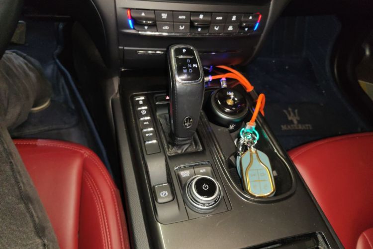 玛莎拉蒂 Ghibli 2021款 2.0T 锋芒版中控内饰18