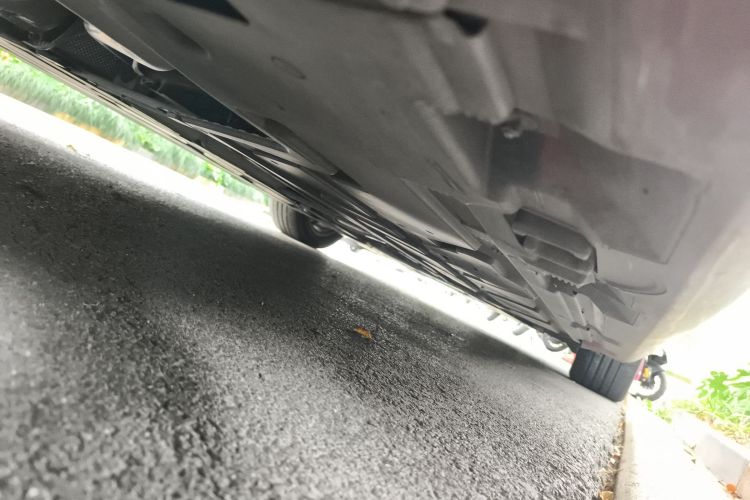 奔驰A级 2019款 A 180 L 运动轿车局部细节9002