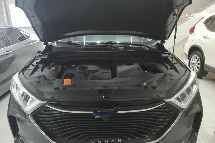 长安欧尚X7 2020款 1.5T 自动旗舰型机舱底盘24