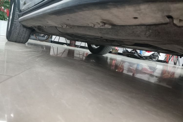 奔驰GLE 2021款 GLE 350 4MATIC 时尚型局部细节9001