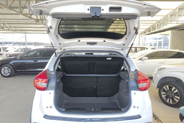 奇瑞 瑞虎3X 2018款 1.5L 自动精英版机舱底盘23