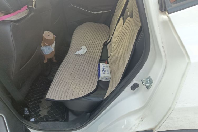 长安CS15 2019款 1.5L 自动进取型 国V中控内饰21