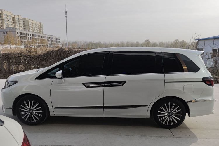 本田 艾力绅 2022款 2.0L e:HEV 豪华版车身外观4