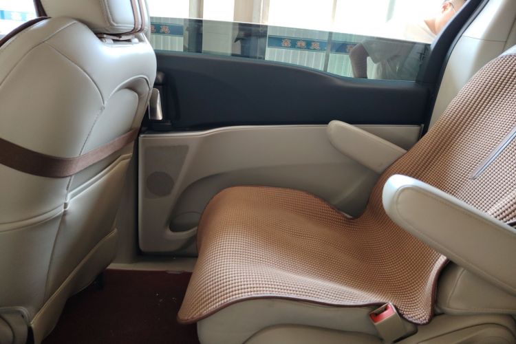 别克GL8 2017款 25S 豪华型 国V中控内饰7006