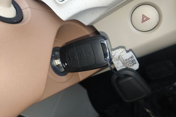 五菱汽车 宏光MINIEV 2024款 第三代 215km 青春版中控内饰11