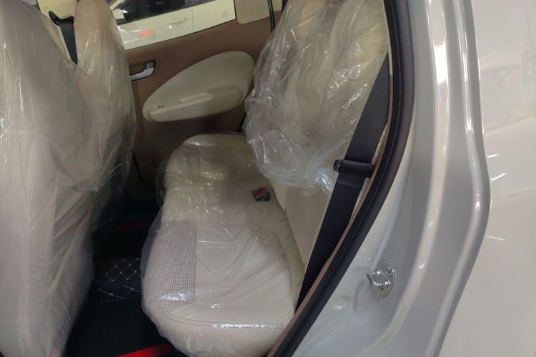 五菱汽车 宏光MINIEV 2025款 四门版 臻享+款中控内饰21