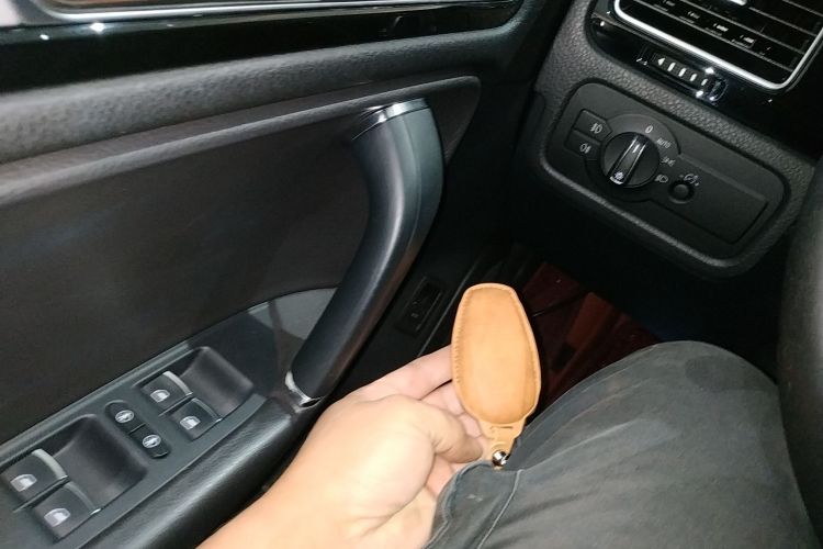 大众 途锐 2017款 3.0TSI 拓界版中控内饰11