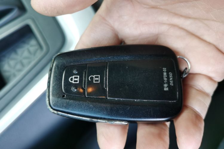 丰田 RAV4荣放 2020款 2.0L CVT两驱风尚版中控内饰7001