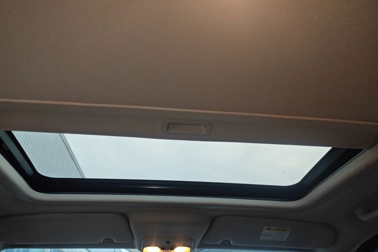 Jeep 指南者(进口) 2014款 改款 2.4L 四驱豪华导航版中控内饰22