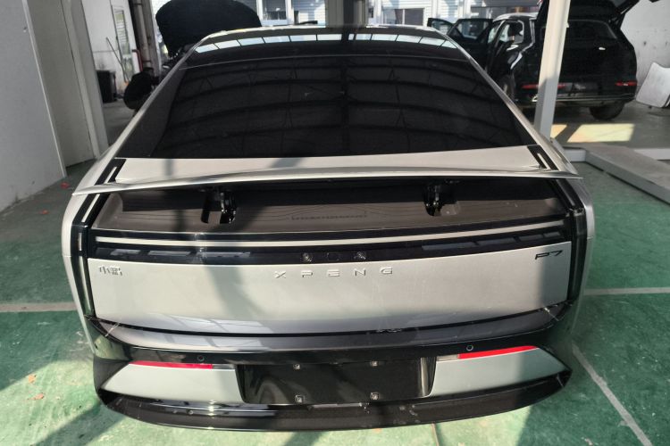 小鹏P7 2025款 702 长续航 Ultra车身外观6004