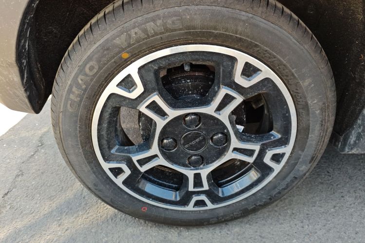 吉利银河 2025款 210km 熊猫骑士车身外观6008