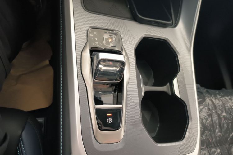 广汽传祺 传祺GS3 2023款 影速 270T 劲享版中控内饰18