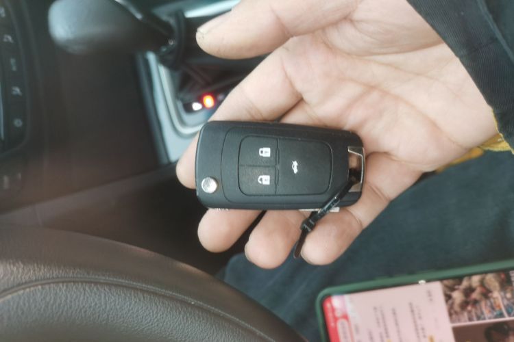 别克 英朗 2015款 15N 自动豪华型中控内饰11