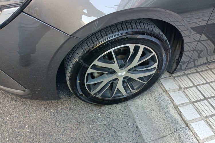 吉利汽车 帝豪 2022款 第4代 1.5L 手动精英型车身外观6007