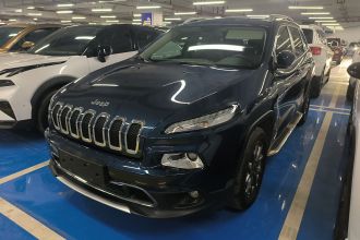 Jeep 自由光 2020款 2.0L 两驱经典运动版