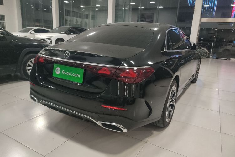 奔驰E级 2024款 改款 E 300 L 时尚运动型车身外观7