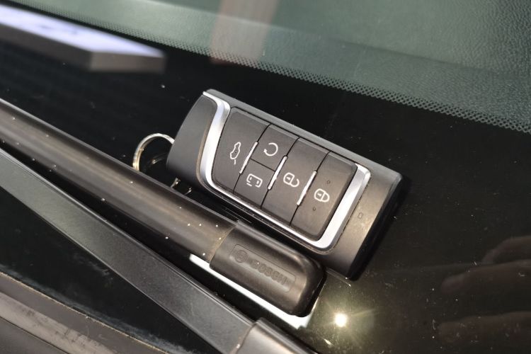 广汽传祺 传祺M8 2023款 领秀系列 390T 尊享版中控内饰11