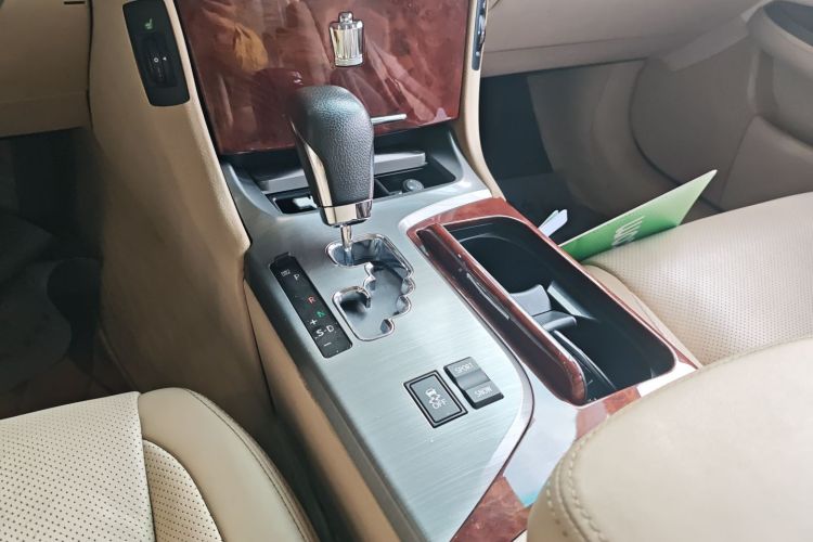 丰田 皇冠 2012款 2.5L Royal 导航版中控内饰18