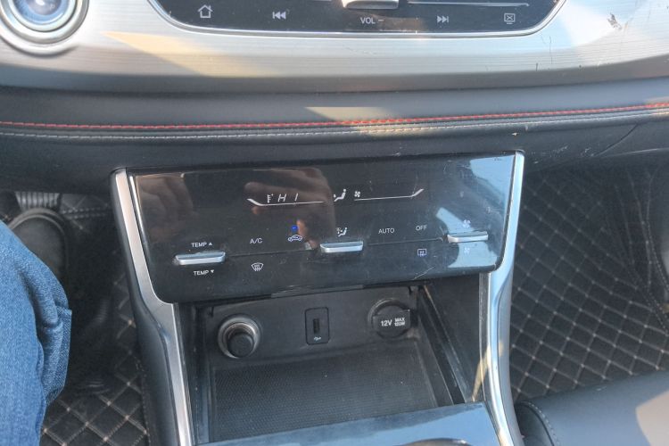 长安CS75 2018款 280T 手动精智型 国V中控内饰16