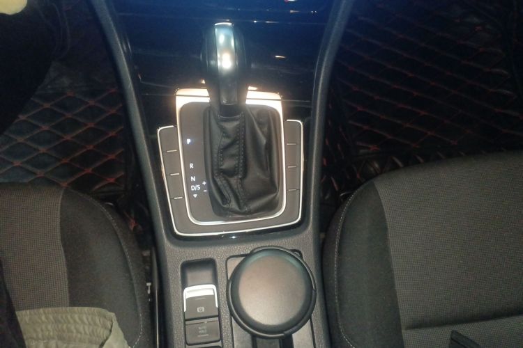 大众 高尔夫 2019款 1.6L 自动时尚型 国V局部细节18