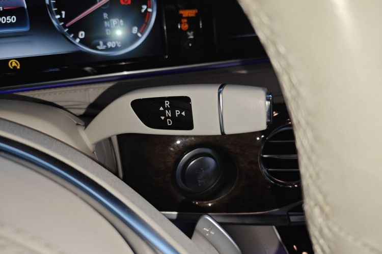 奔驰S级 2014款 S 320 L 商务型局部细节18