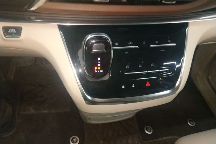 别克GL8 2023款 陆上公务舱 智享型中控内饰18