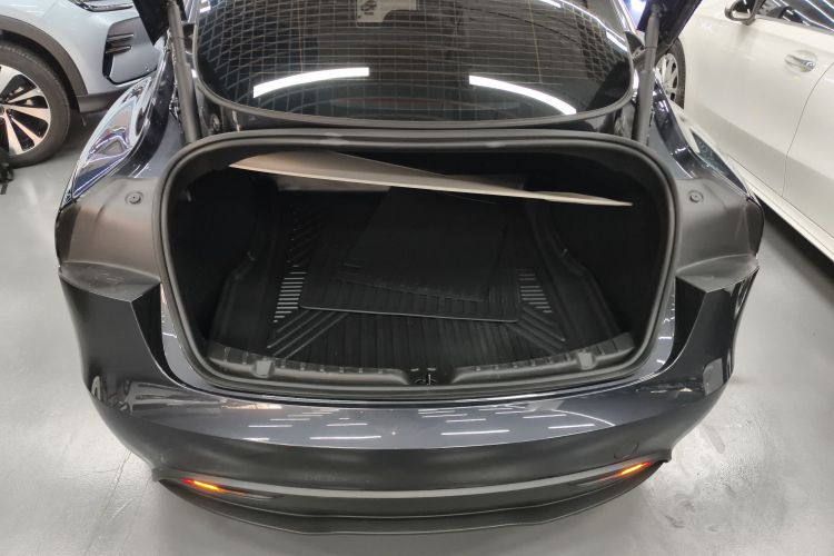 特斯拉 Model 3 2023款 后轮驱动版机舱底盘23