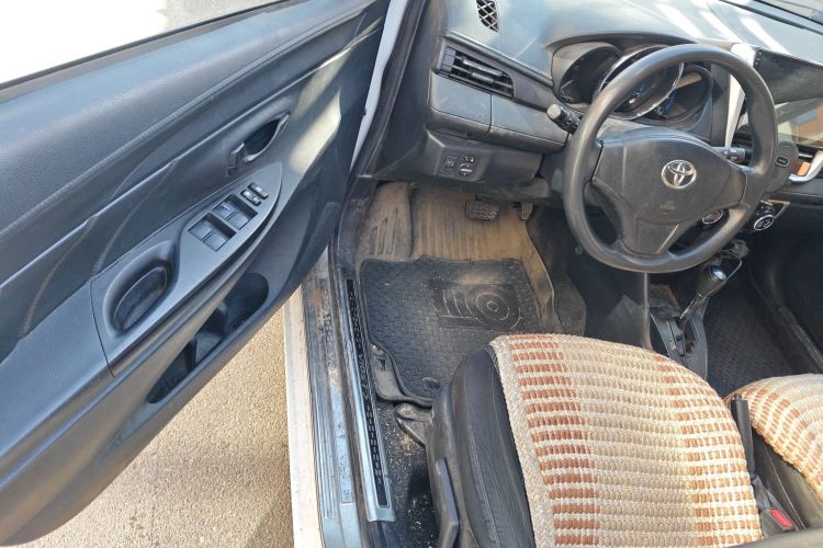 丰田 威驰FS 2017款 1.5L CVT锋驰版中控内饰7003