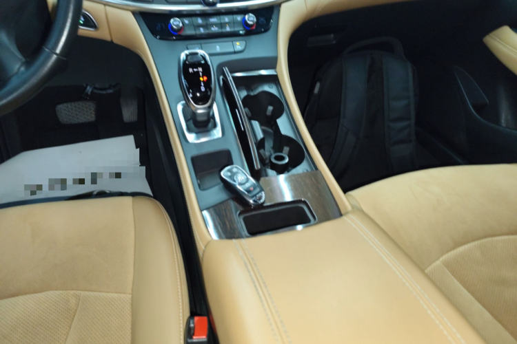 别克 君越 2018款 28T 精英型中控内饰18