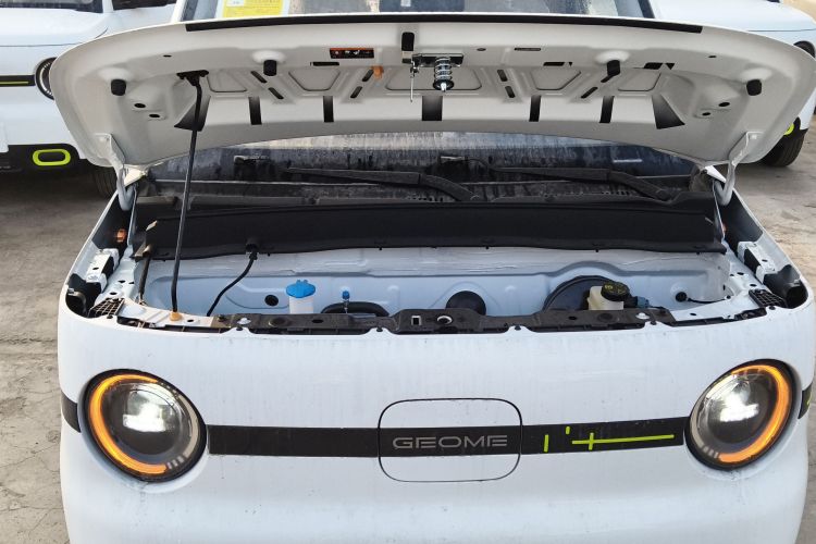 吉利银河 熊猫 2025款 210km 元气熊机舱底盘24