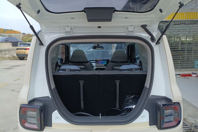 吉利银河 2023款 熊猫mini 200km 耐力熊机舱底盘23