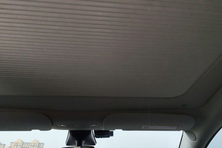 特斯拉 Model Y 2022款 后轮驱动版中控内饰22