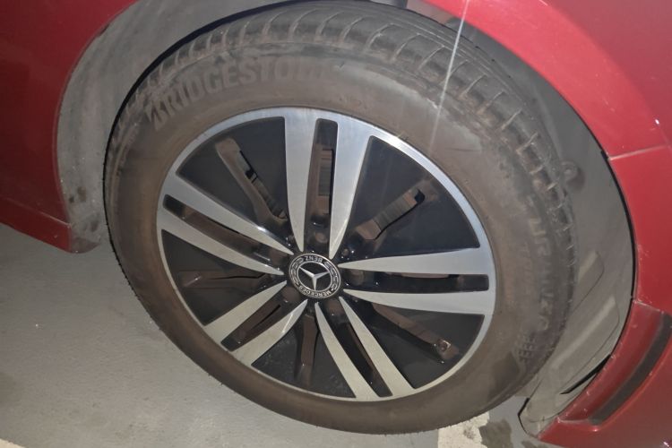 奔驰A级 2020款 A 180 L 运动轿车车身外观10