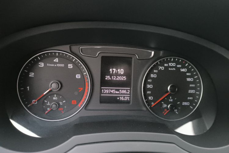 奥迪Q3 2017款 35 TFSI 时尚型局部细节14