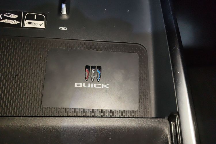 别克 君越 2023款 28T 越尊版中控内饰7001