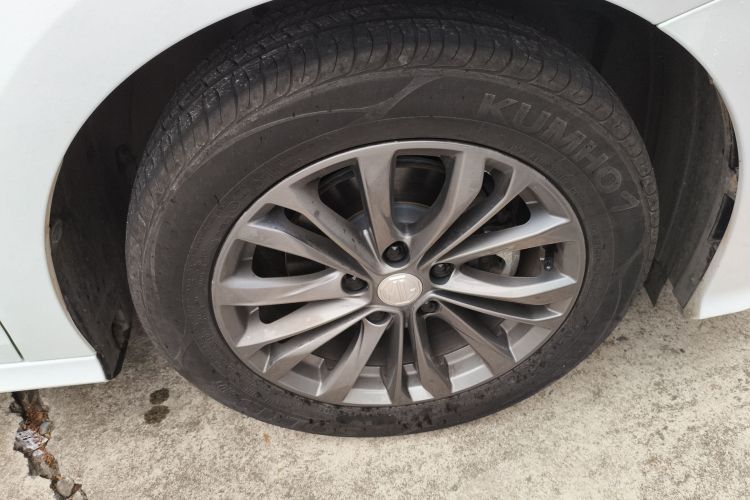 名爵 MG5 2025款 180DVVT 全球豪华版车身外观10