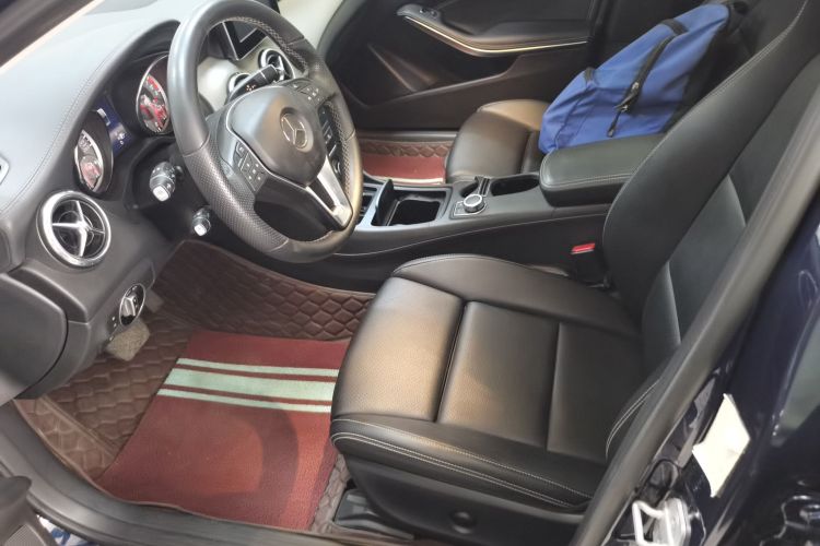 奔驰GLA 2016款 GLA 200 时尚型中控内饰19