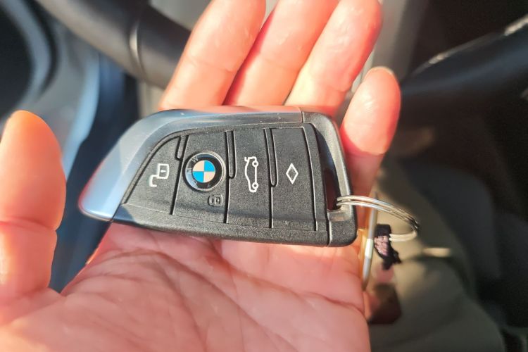 宝马3系 2022款 325Li M运动套装中控内饰11