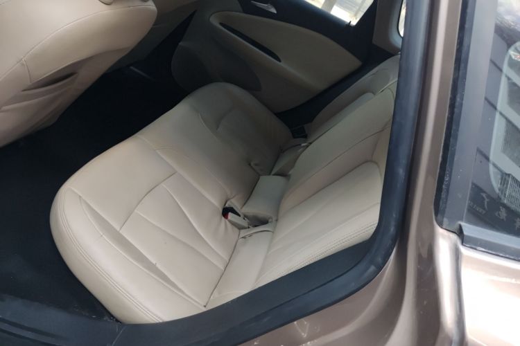 别克 威朗 2017款 三厢 15S 自动进取型中控内饰21