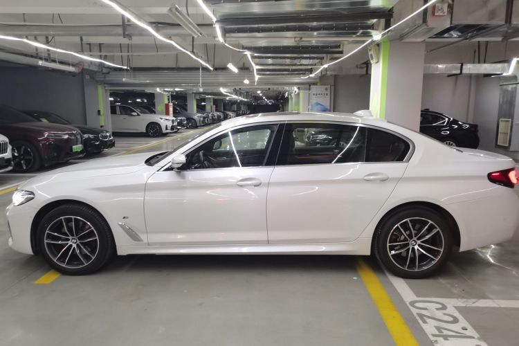 宝马5系 2022款 改款二 525Li M运动套装车身外观4