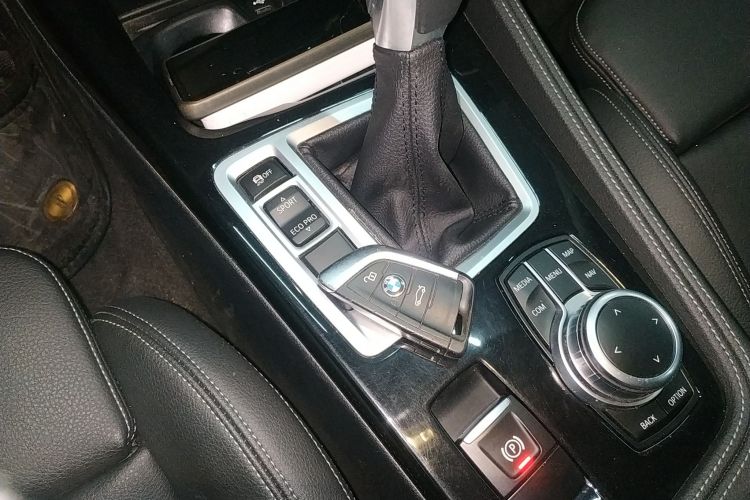 宝马1系 2019款 118i M运动套装中控内饰11