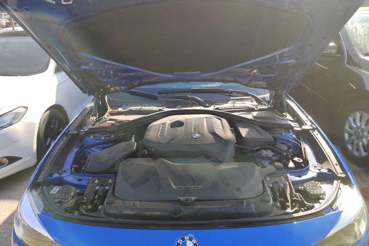 宝马3系GT 2018款 320i M运动型机舱底盘24